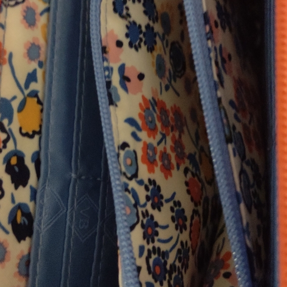 Vera Bradley New never used multi-section shoulder strap clutch. - Picture 10 of 10